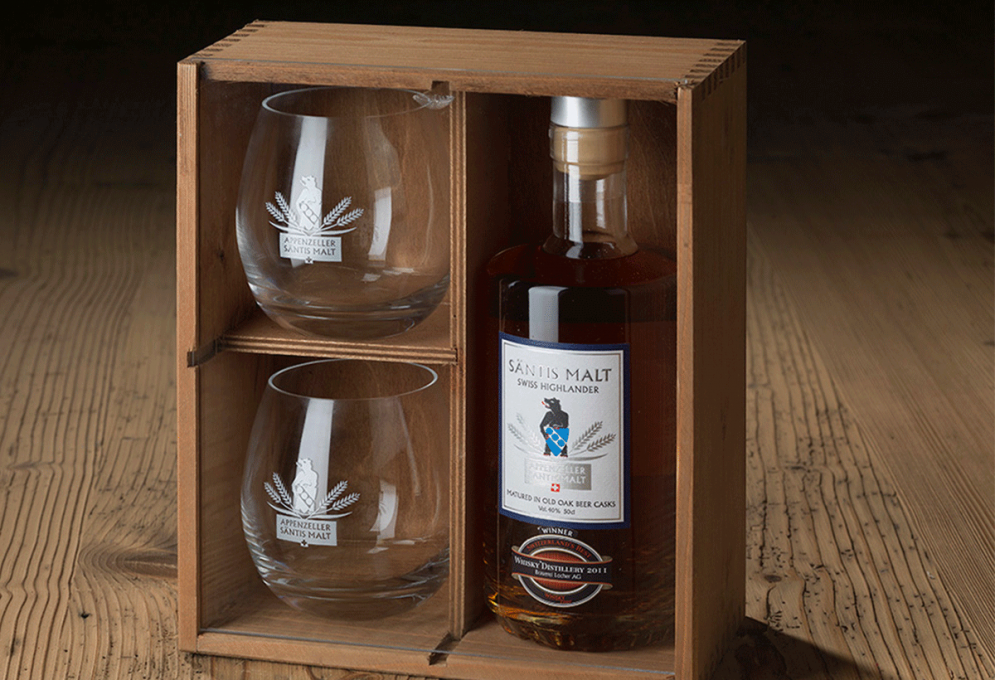 Präsentbox aus Fichte, braun gebeizt mit Einsatz