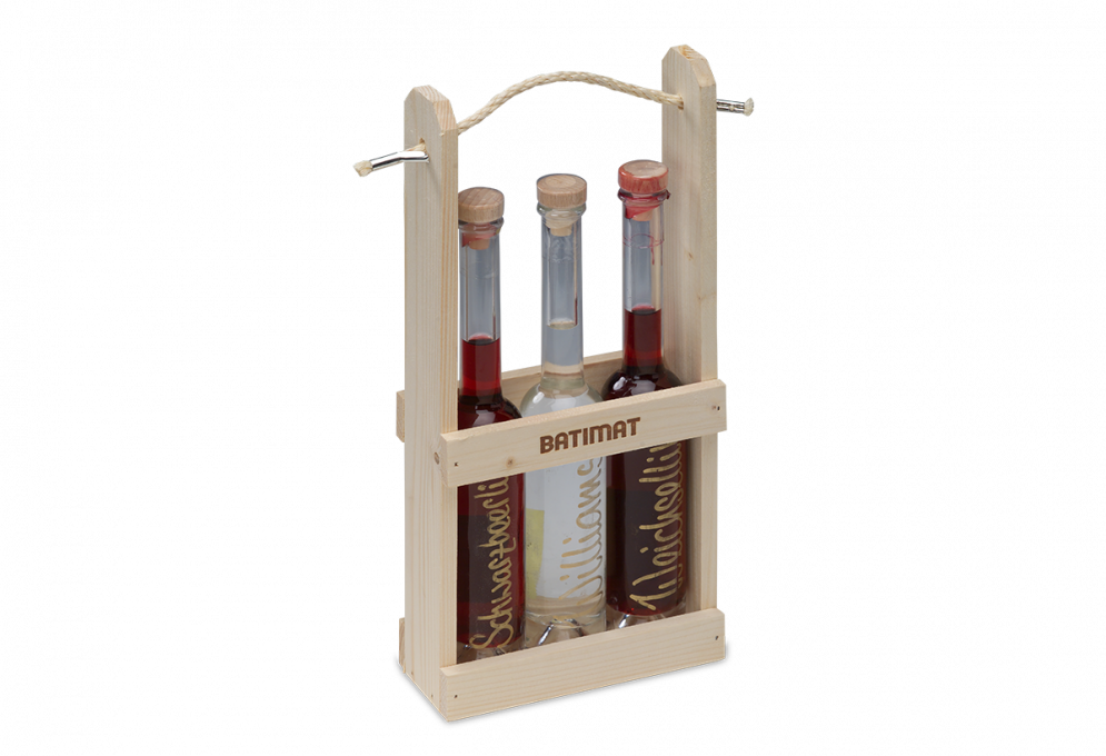 Bottle carrier for two bottles made of spruce wood