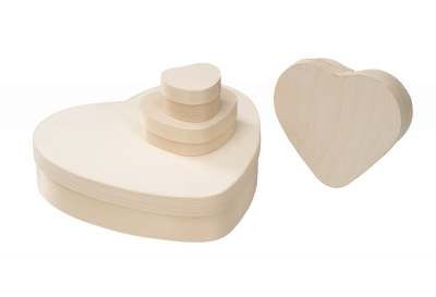 heart-shaped tin without print or inscription