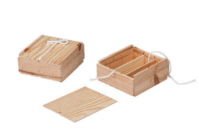 Geschenkkiste mit schnürbaren Verschluss von Scheffauer-Holzwaren